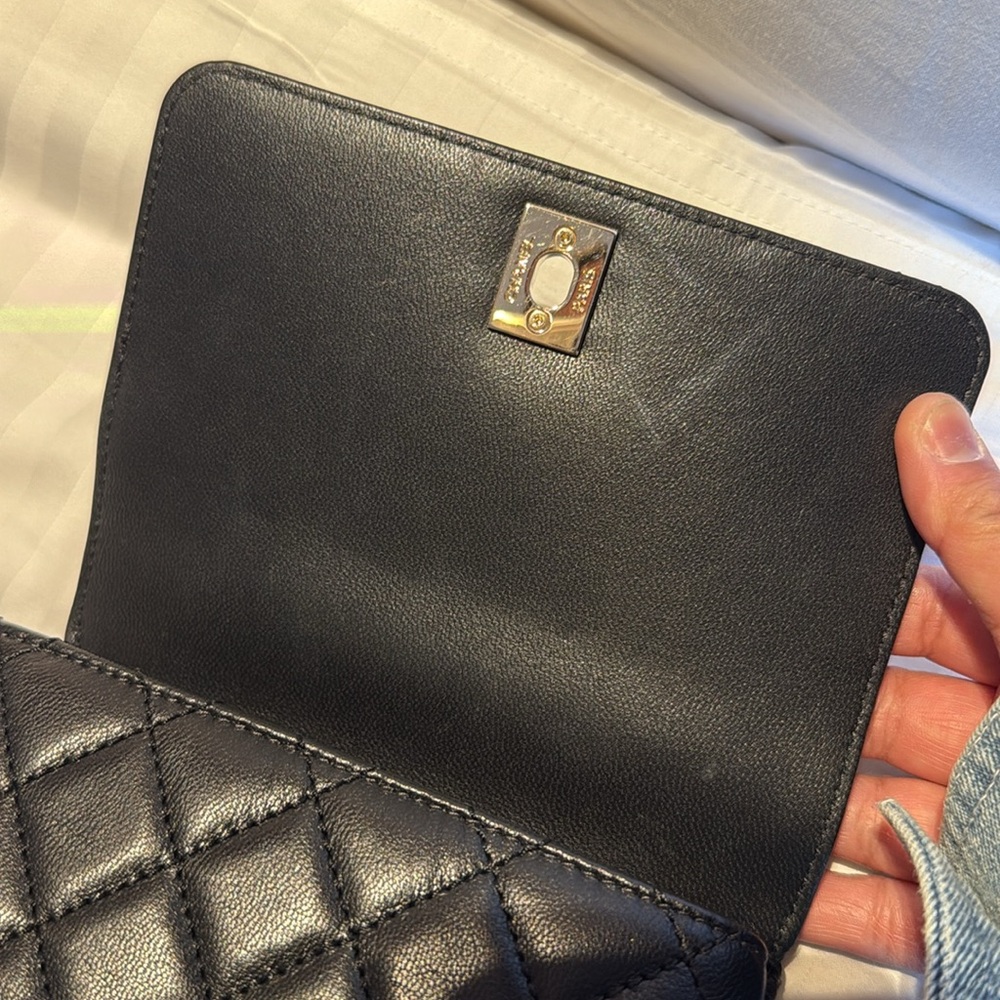 Chanel Black Quilted Handbag - Picture 7 of 11
